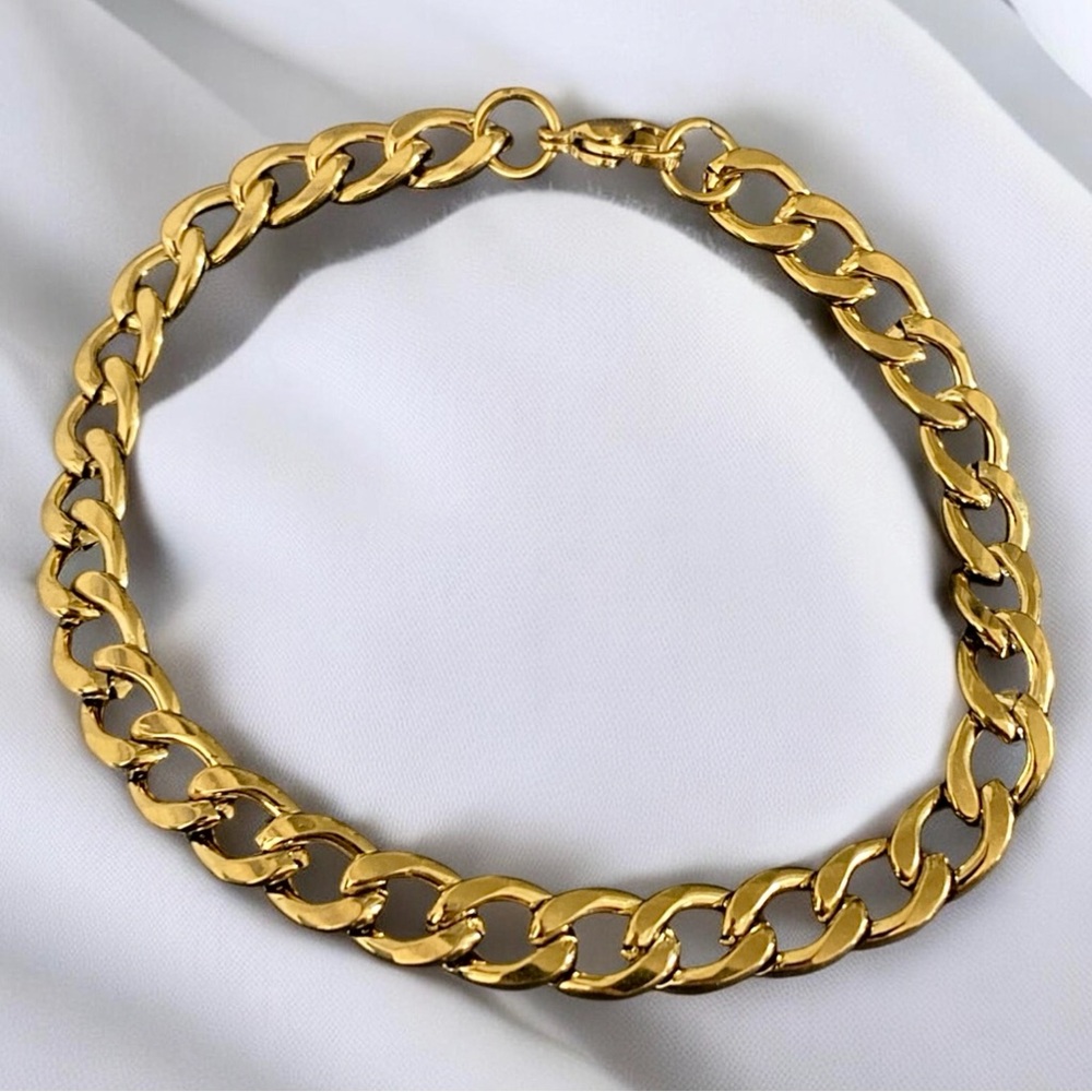 14 Karate Cuban link Gold plated 9 inch long, 8mm bracelet - Gold - Picture 2 of 5